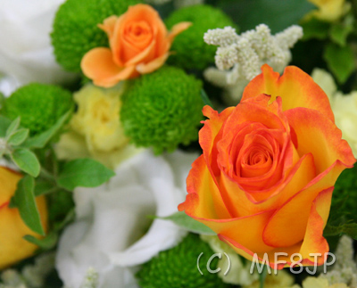 明るい鮮やかな色合いのアレンジ花/開院祝い花