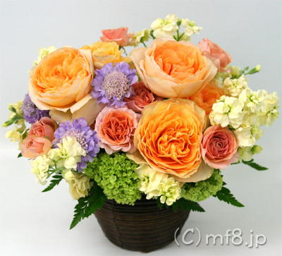 明るく元気なアレンジ花/結婚祝い/記念日に贈るお花