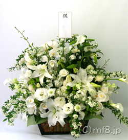 家族葬/法要/告別式にお届けした法人の供花
