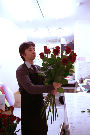 還暦お祝いの花束を作る！60本の赤いバラ