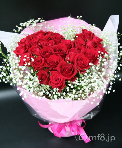 誕生日や結婚記念日にオススメ ハートの花束 赤いバラ
