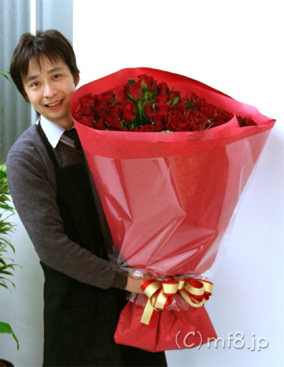 記念日/誕生日/赤いバラの花束/プレゼントの花束/名古屋市内送料無料