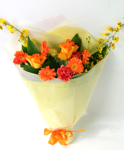 元気色の明るい花束/ビタミンカラーの花束