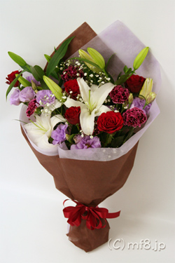 楽屋見舞い花束を配達します。お誕生日や結婚記念日にもオススメです！