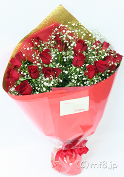 27歳の誕生日におすすめ！27本の赤いバラとカスミソウの花束