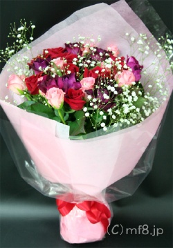 30歳の誕生日に贈る30本の彩り鮮やかなバラの花束