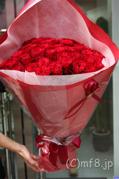 44歳の誕生日プレゼント花束 真紅の44本薔薇花束
